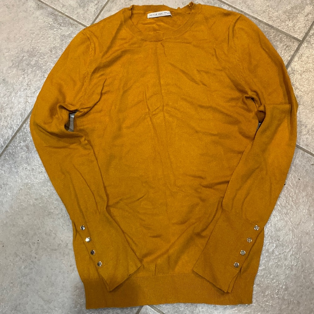 Mustard yellow sweater